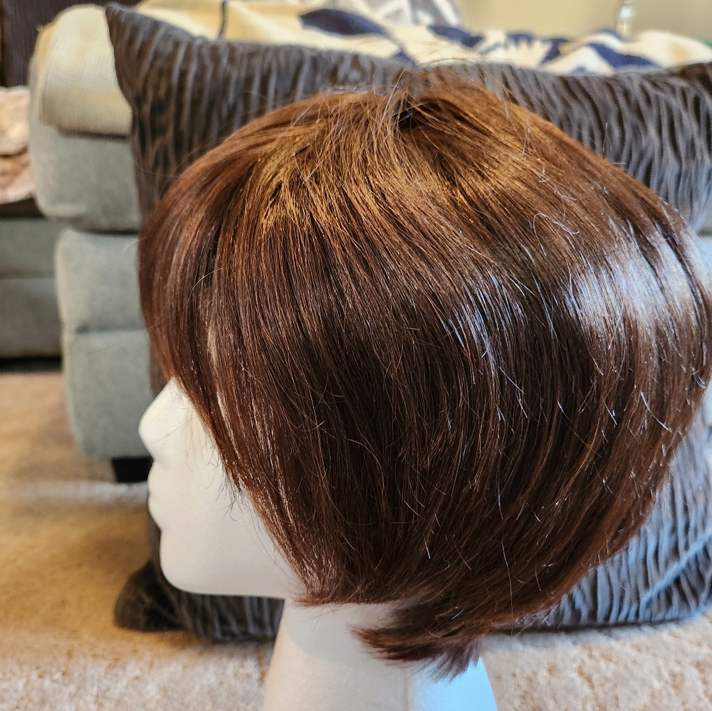 WIG - Picture 2 of 4